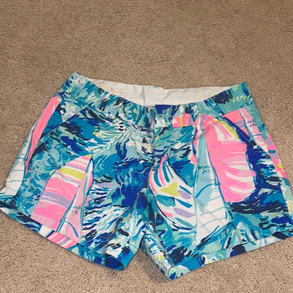 Lilly Pulitzer Callahan short size 2 5” inseam